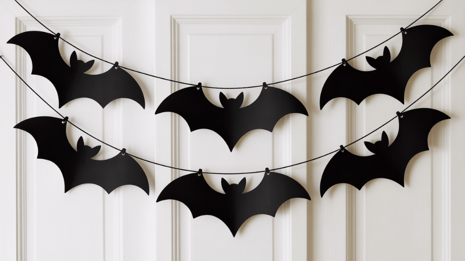 Bat Garland halloween decor ideas