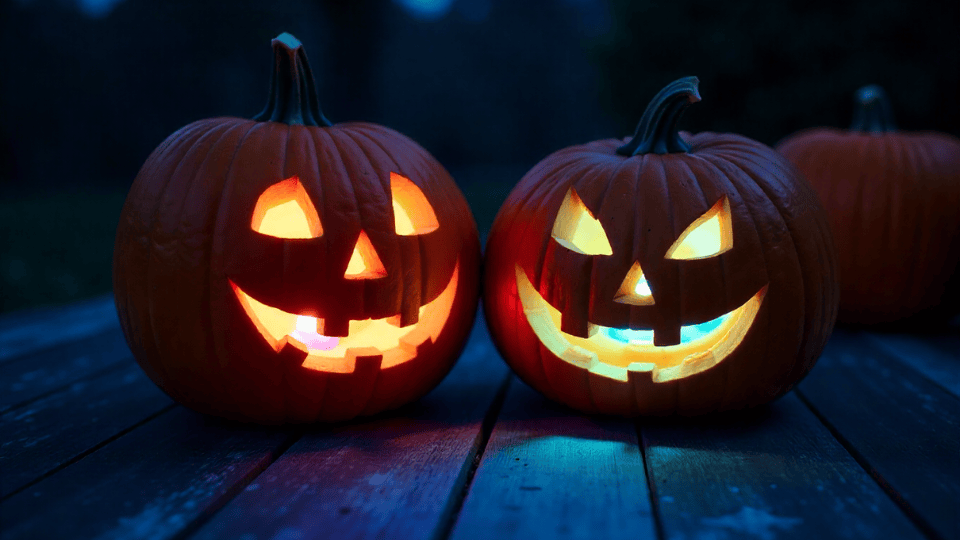 Glow Stick Pumpkins halloween decor ideas